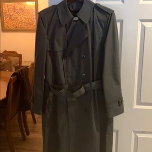 London fog overcoat zip out lining.